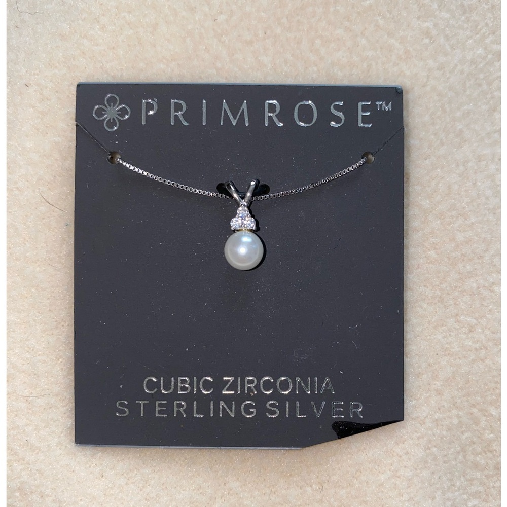Primrose Pearl Pendant Necklace